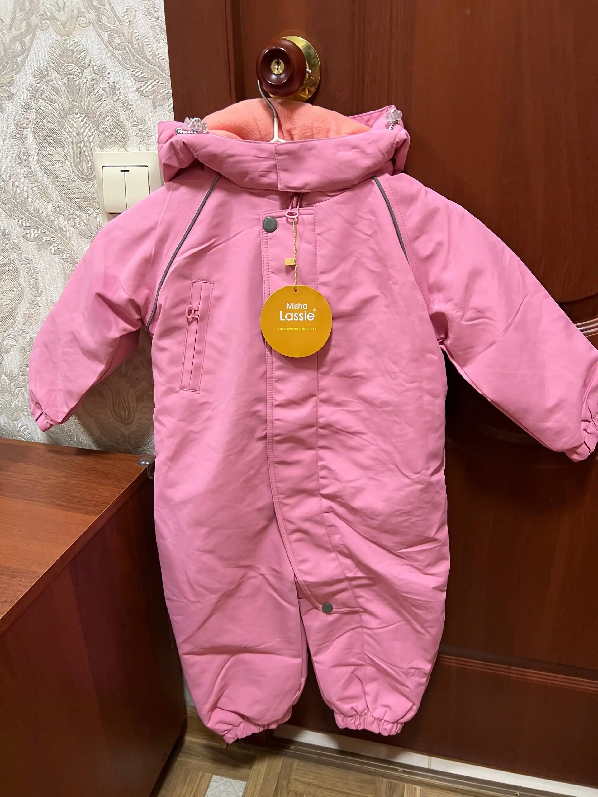 Продажа курток и комбинезонов Lassie