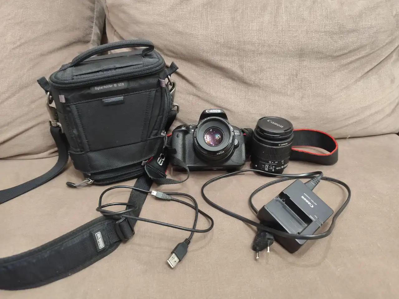 Продается зеркальный фотоаппарат Canon 650D с объективами