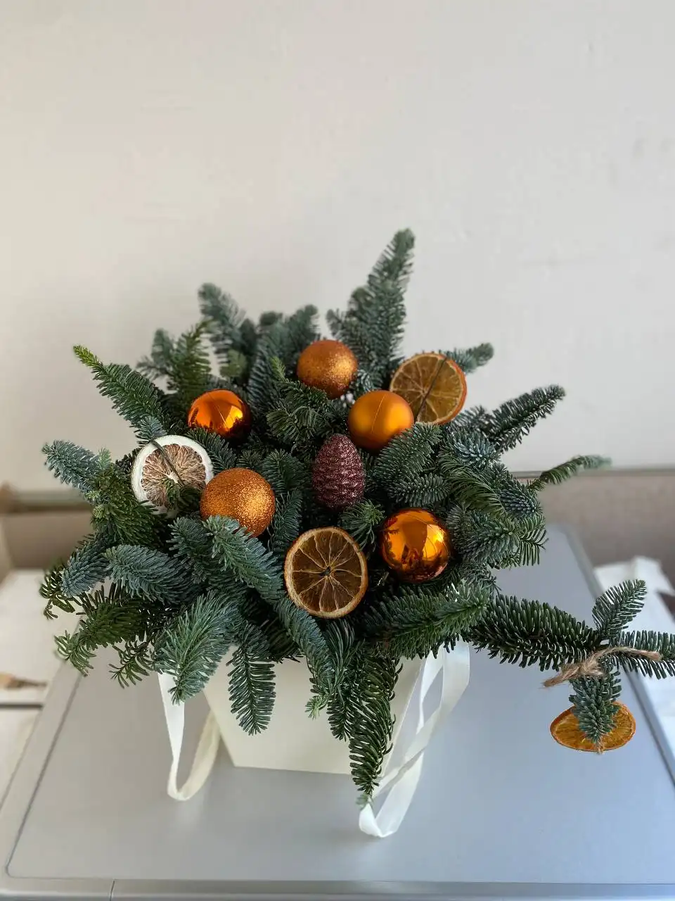 Новогодние композиции из натуральной хвои