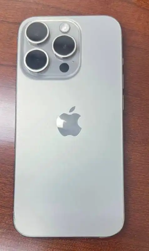 Айфон 15 про 128 гб в хорошем состоянии - Смартфоны (Электроника) в Москва