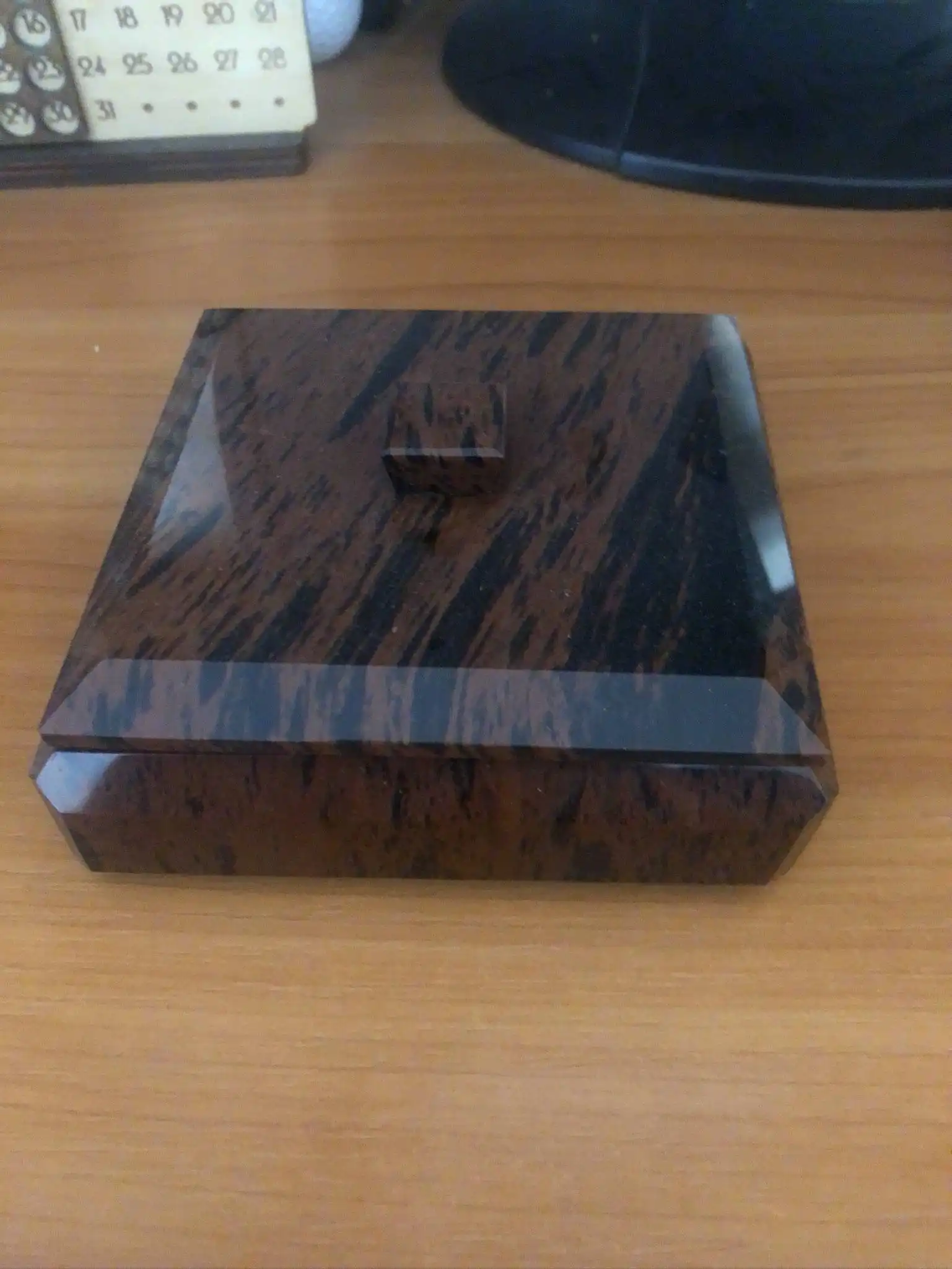 Шкатулка из обсидиана ручной работы