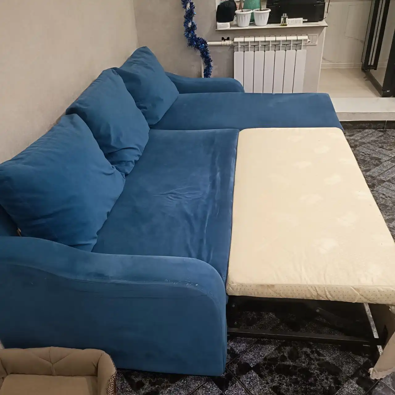 Продам раскладной диван б/у с ящиком для белья