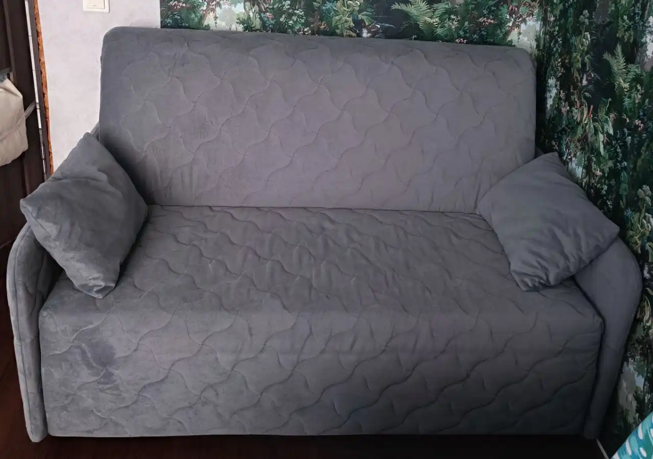 Продажа дивана серого цвета с раскладным механизмом