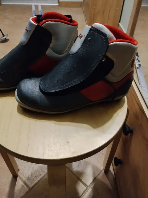 Продам лыжи и ботинки 37 размер - Хобби и отдых в Балашиха