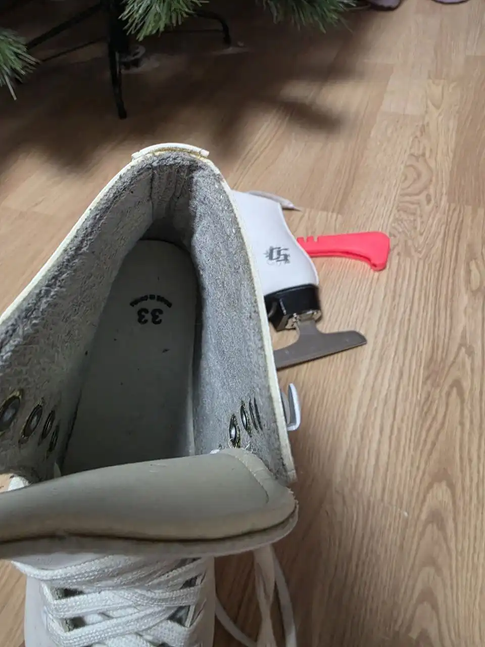 Коньки CCM Pirouette Jr 33р - Спорттовары (Хобби и отдых) в Балашиха