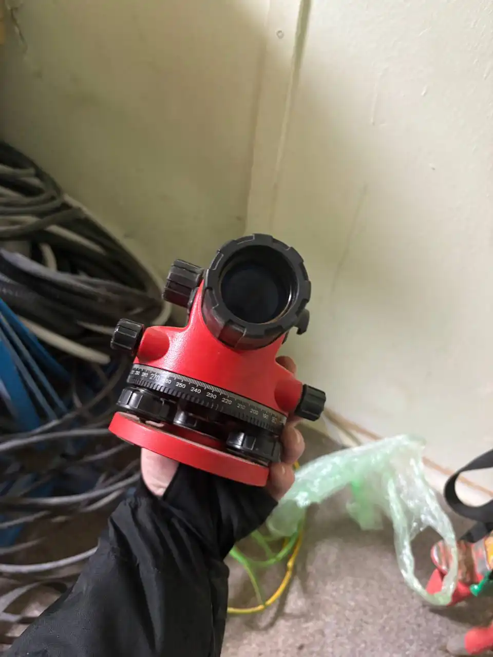 Продажа оптического нивелира