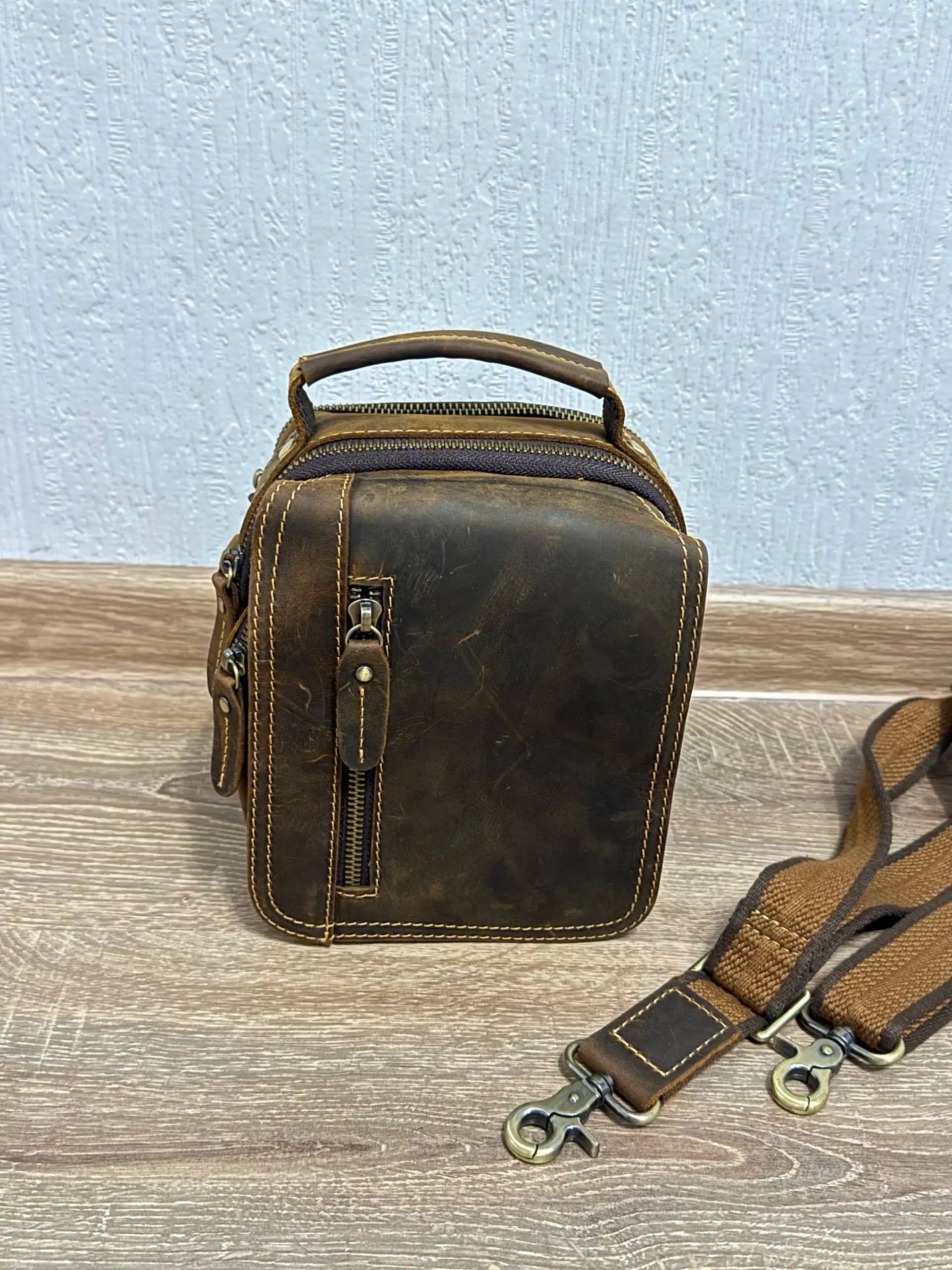 Мужская сумка из натуральной кожи винтажного стиля - Сумки и аксессуары (Одежда) в Балашиха