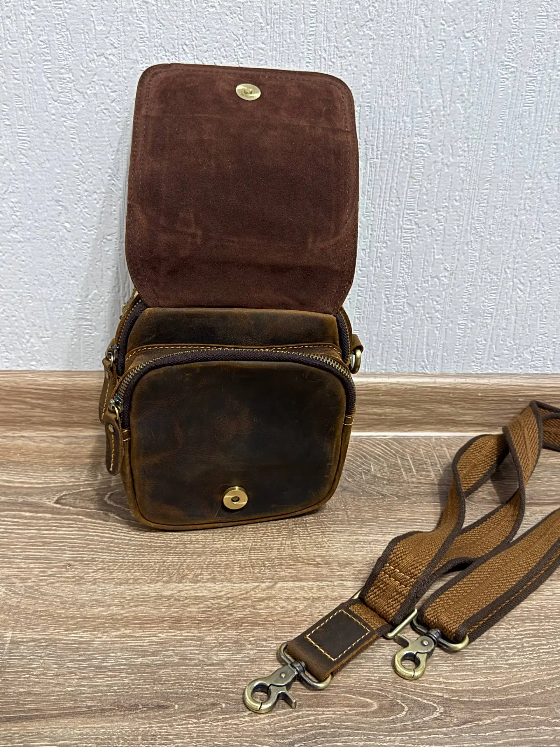 Мужская сумка из натуральной кожи винтажного стиля - Сумки и аксессуары (Одежда) в Балашиха