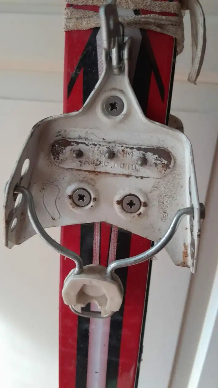 Лыжи с креплениями б/у - Лыжи (Хобби и отдых) в Балашиха