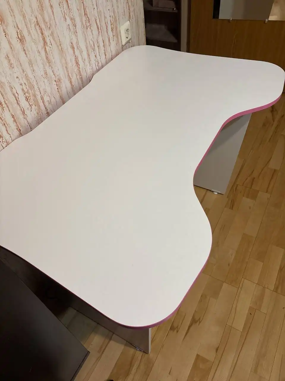 Продам игровой компьютерный стол - Мебель (Барахолка) в Балашиха