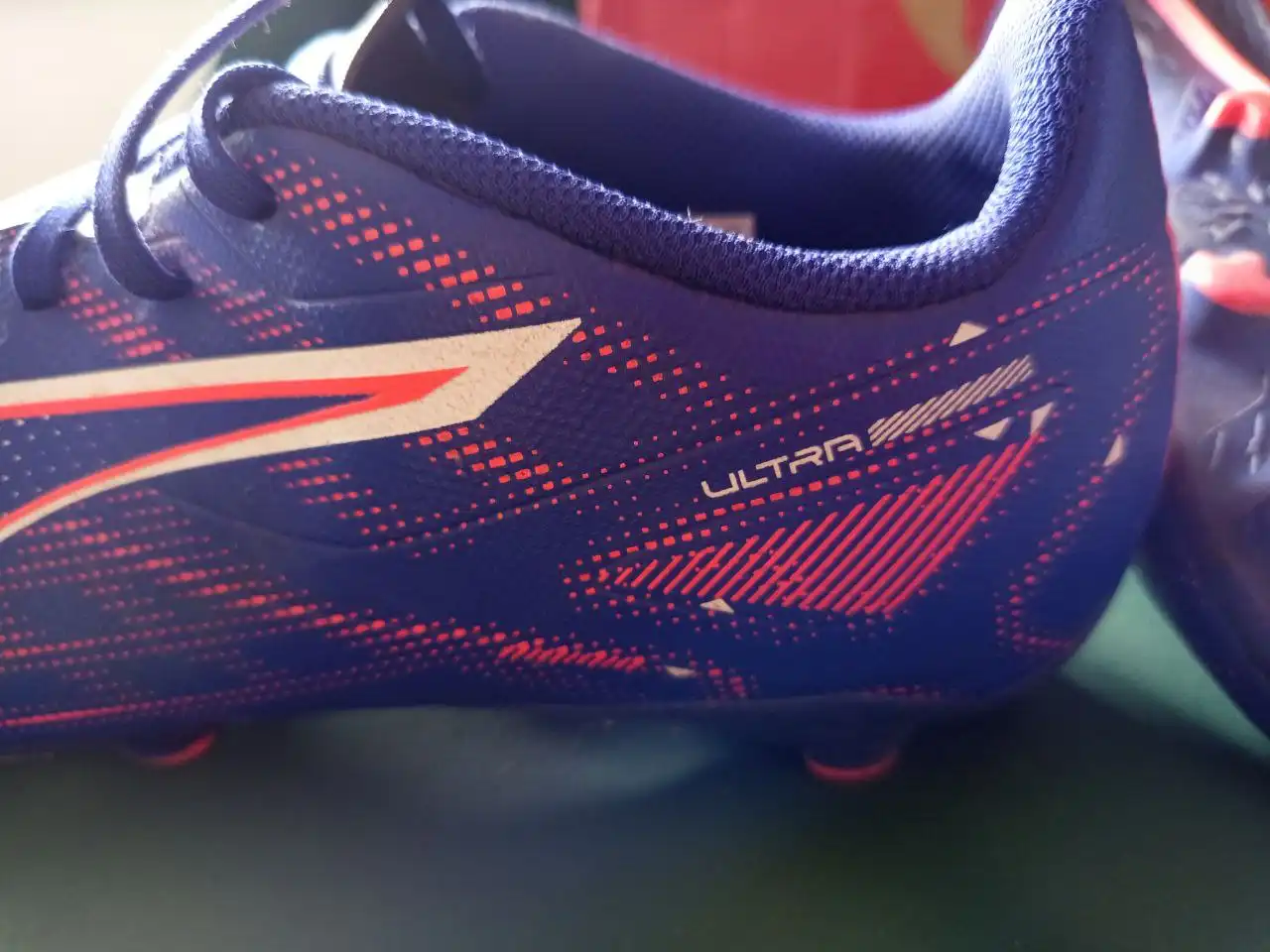 Продажа б/у футбольных бутс подростковых размеров - Обувь (Одежда) в Балашиха