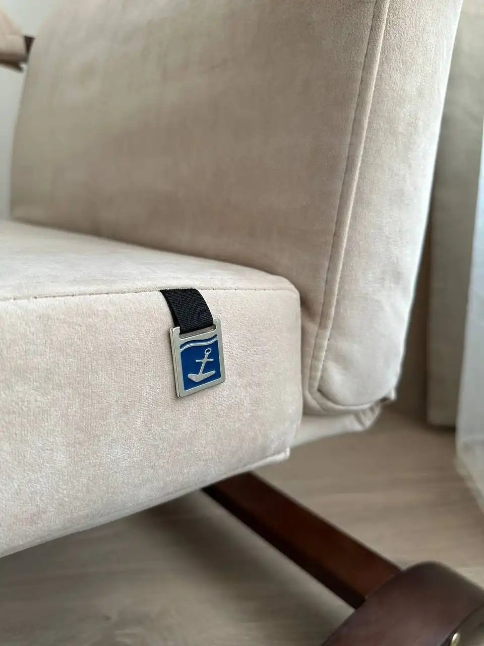 Кресло-качалка новая ткань антикоготь дубовые боковины - Мебель (Барахолка) в Балашиха