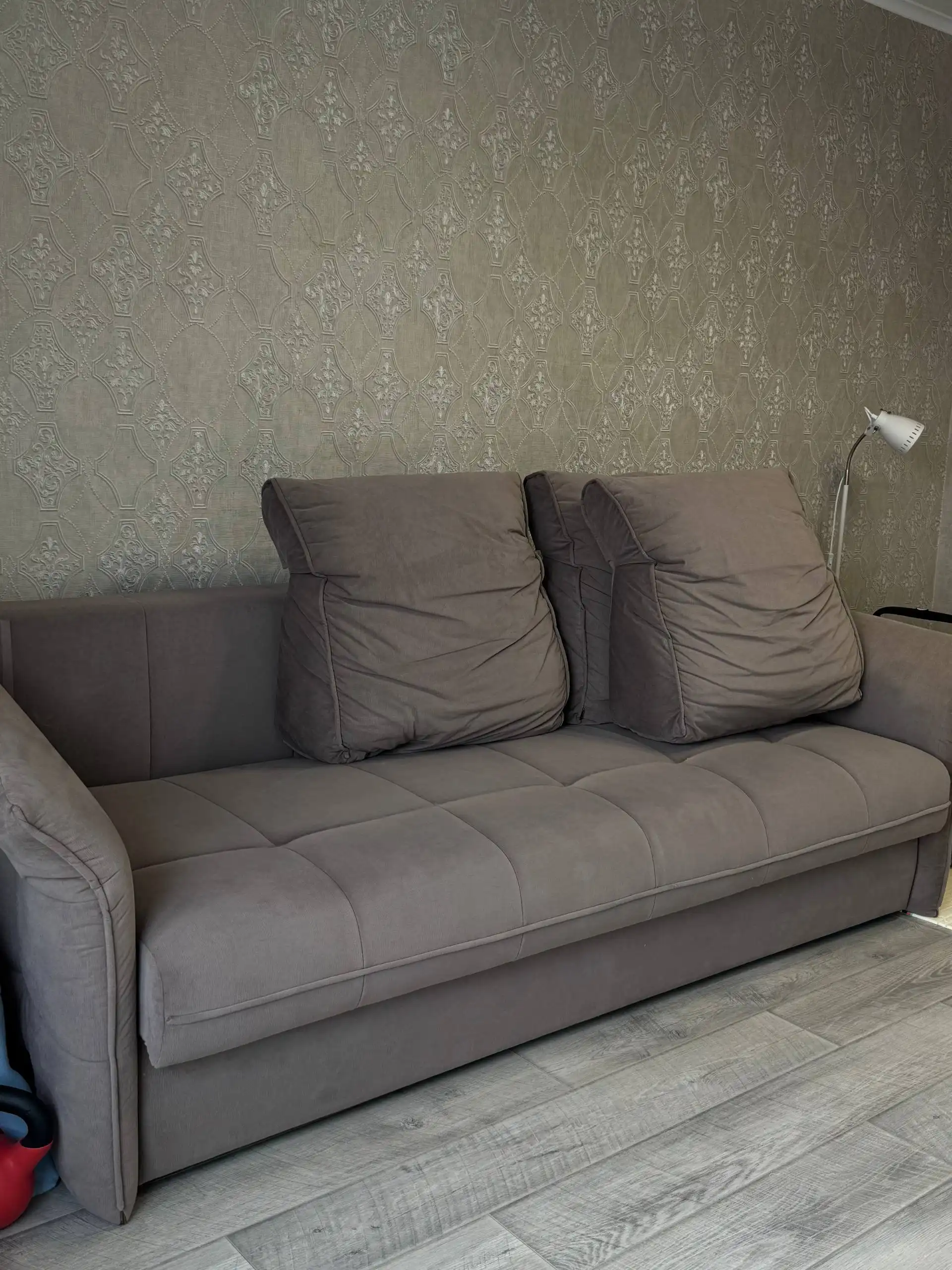 Продам удобный диван Б/У - Одежда в Балашиха