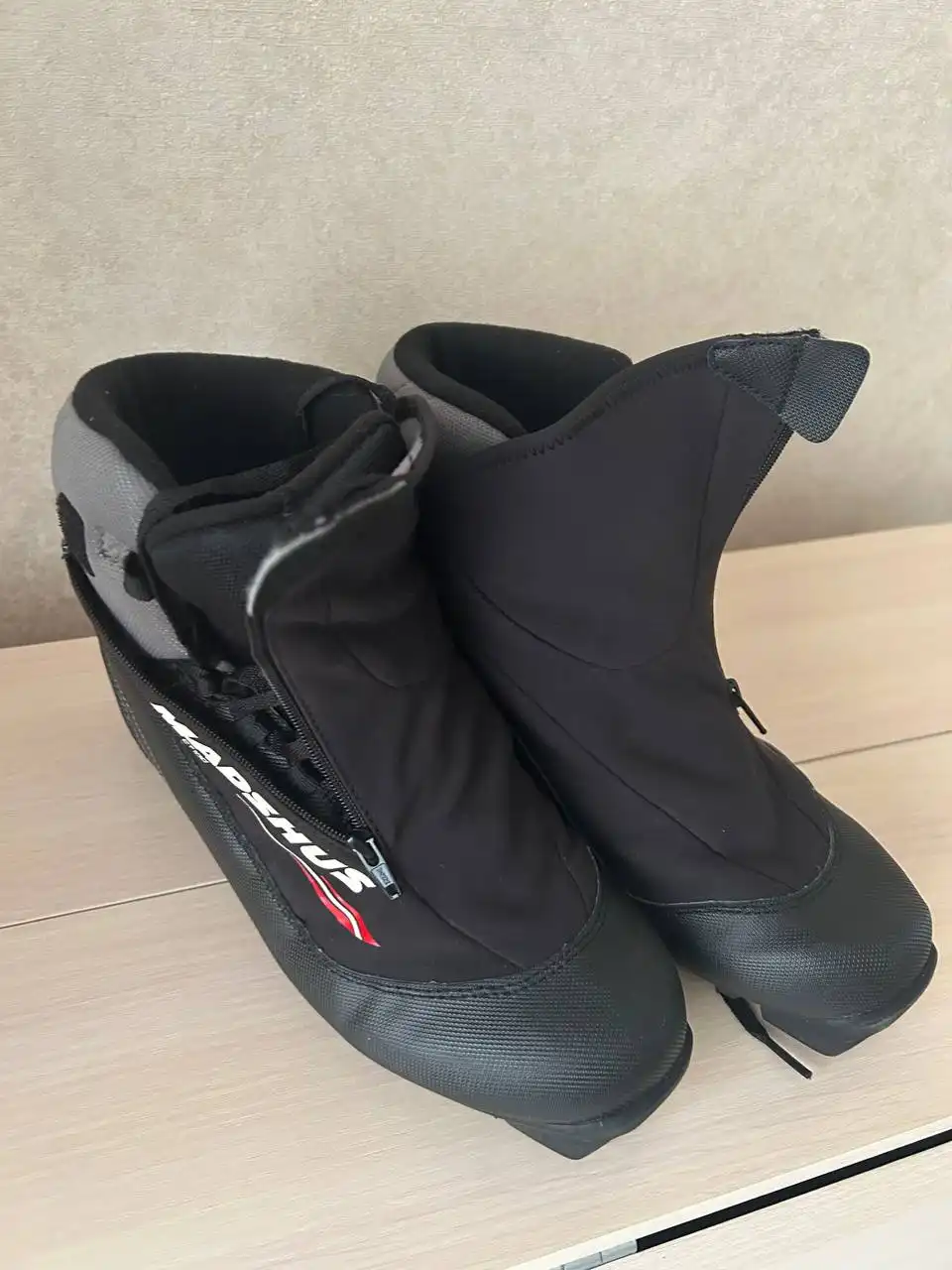 Продажа коньков и лыжных ботинок - Спортивный инвентарь (Хобби и отдых) в Балашиха