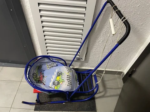 Отдам за шоколадку, целые, ручка переставляется - частное объявление в Балашиха