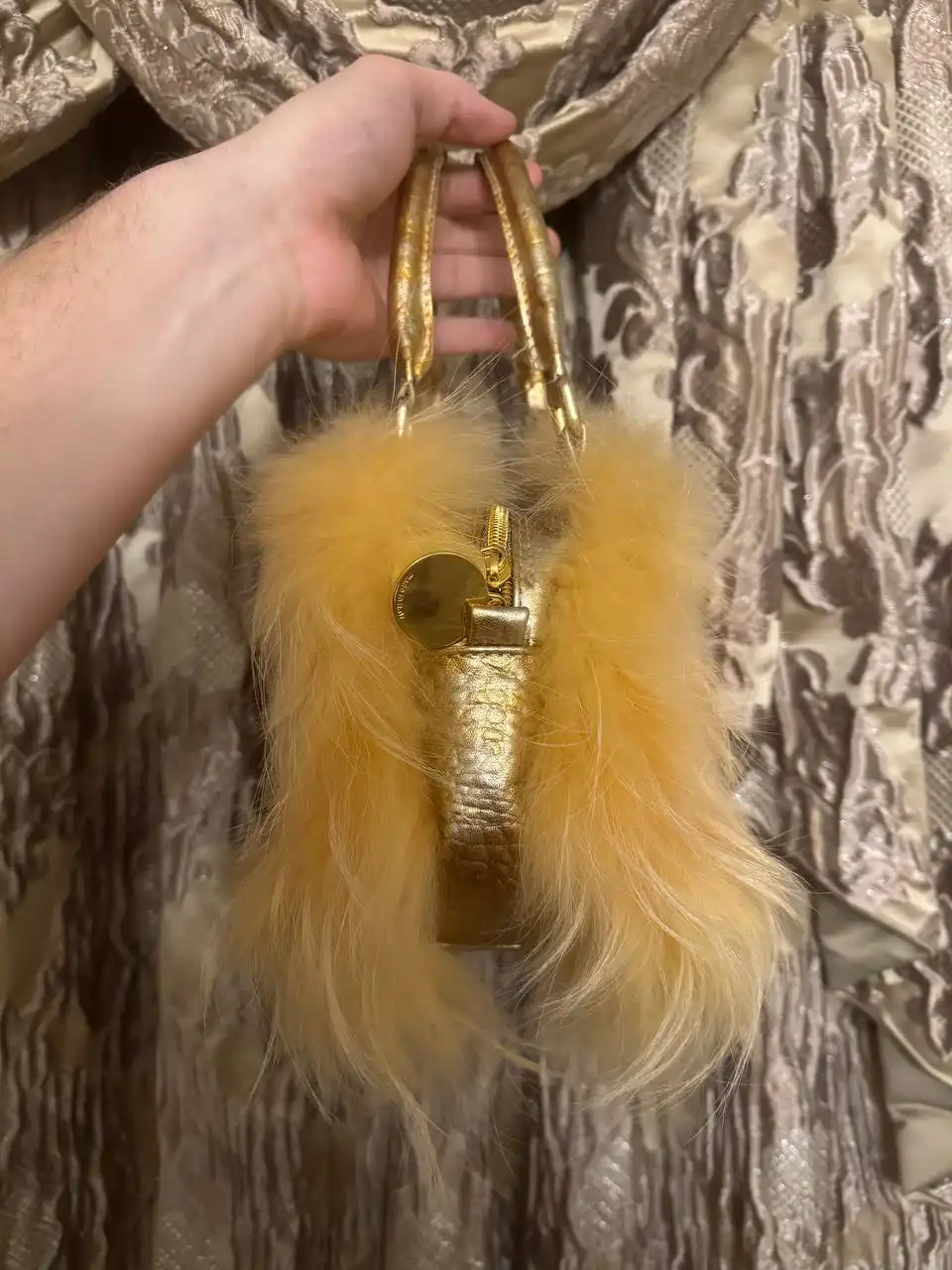 Продам итальянскую сумку из натурального меха и кожи - Аксессуары (Барахолка) в Балашиха