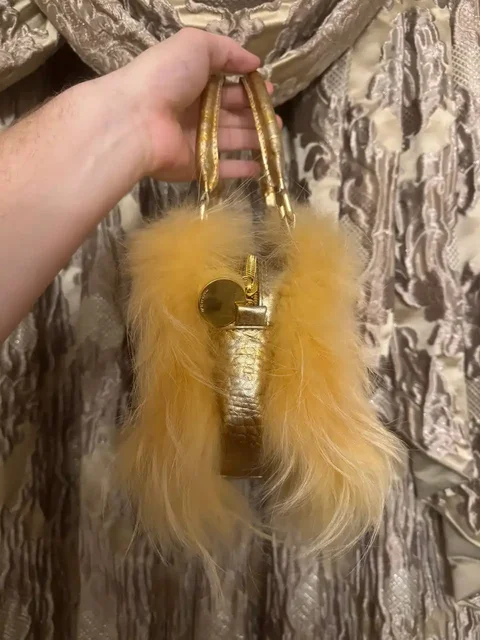 Продам итальянскую сумку из натурального меха и кожи - Аксессуары в Балашиха