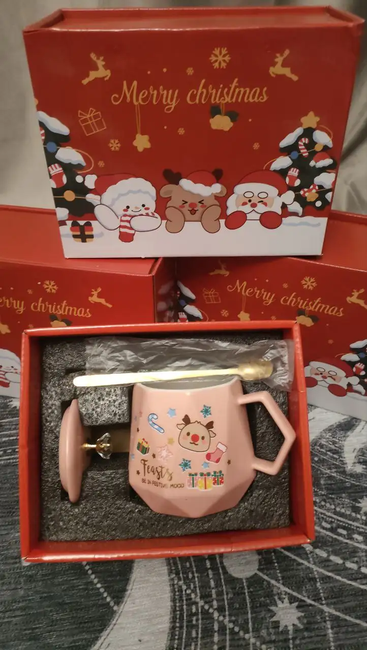 Продажа новогодних кружек с крышкой и ложечкой - Посуда (Барахолка) в Балашиха