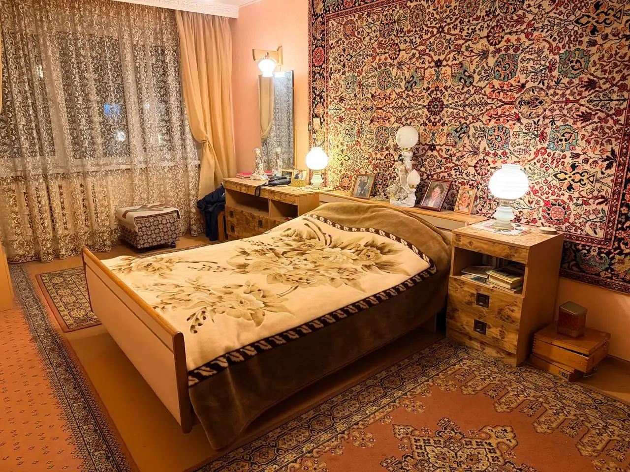 Спальный гарнитур с кроватью 140х200, шкафами, столиком и тумбами - Мебель (Для дома и дачи) в Балашиха