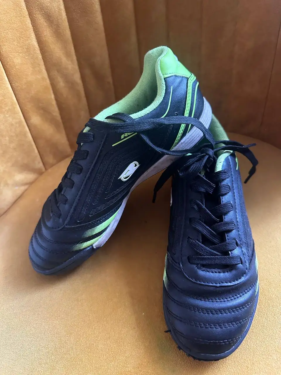 Бутсы сороконожки 35 размер - Обувь спортивная (Одежда) в Балашиха