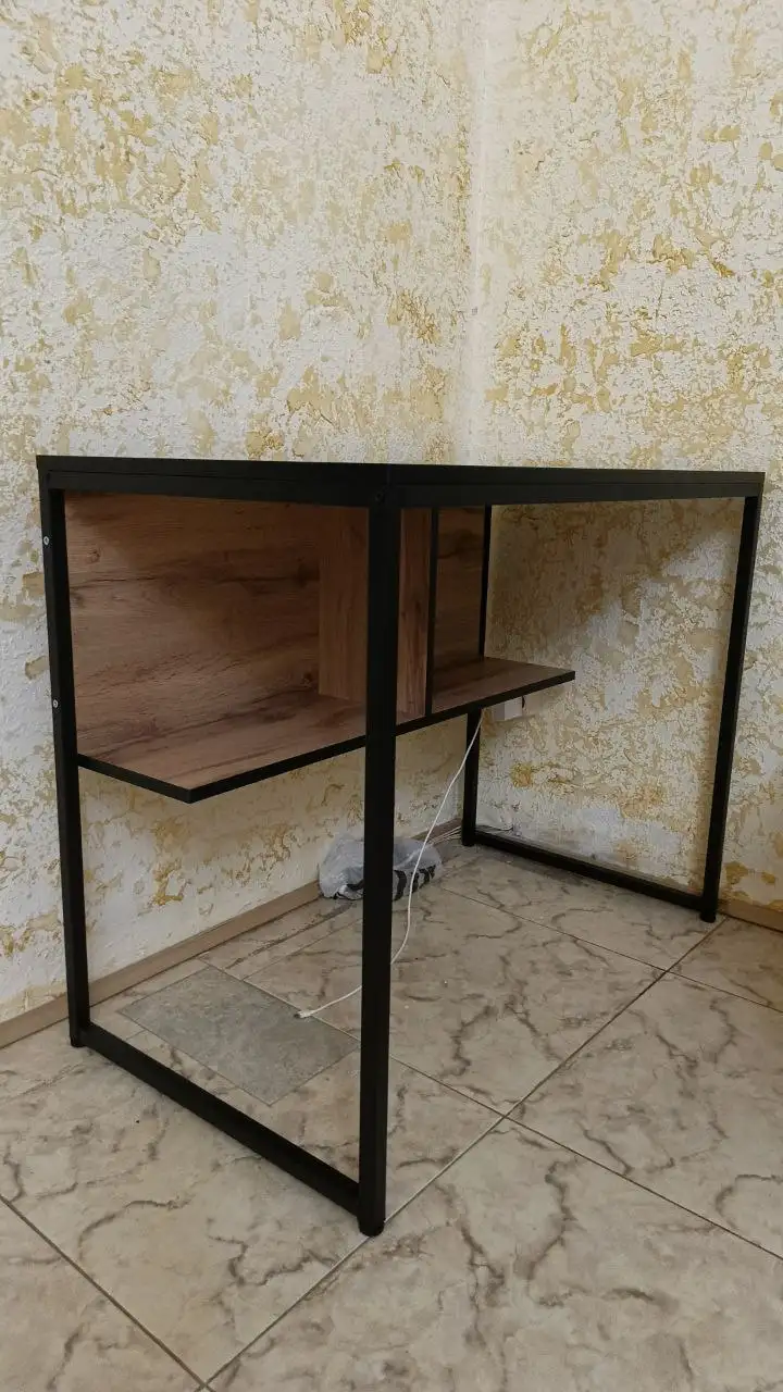 Письменный стол новый - Мебель (Для дома и дачи) в Балашиха