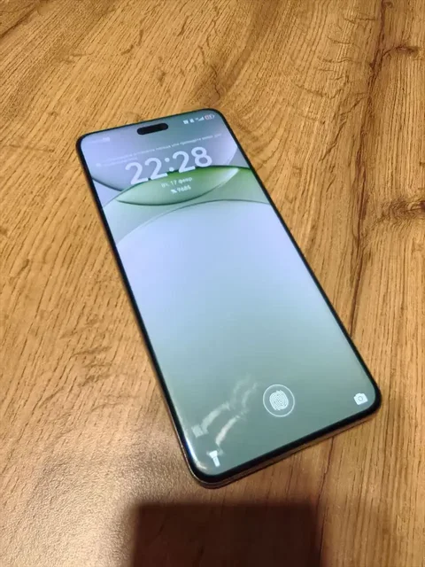 Huawei Nova 13 Pro 12/512 ГБ (Зеленый) в идеальном состоянии - Портативные электростанции в Балашиха
