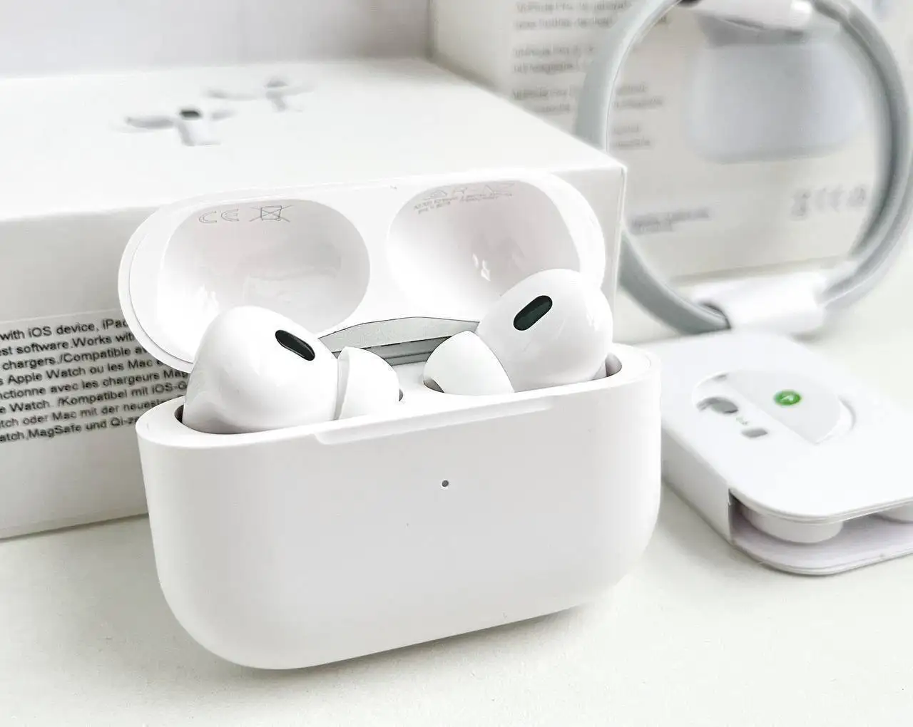 Продажа новых наушников AirPods PRO 2 и часов Apple Watch Ultra - Аудиотехника и гаджеты (Электроника) в Балашиха