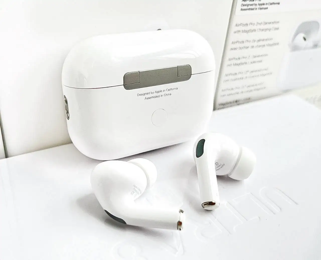 Продажа новых наушников AirPods PRO 2 и часов Apple Watch Ultra - Аудиотехника и гаджеты (Электроника) в Балашиха