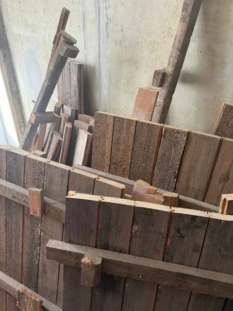 Отдам доски на дрова или другие нужды - Украшения в Балашиха