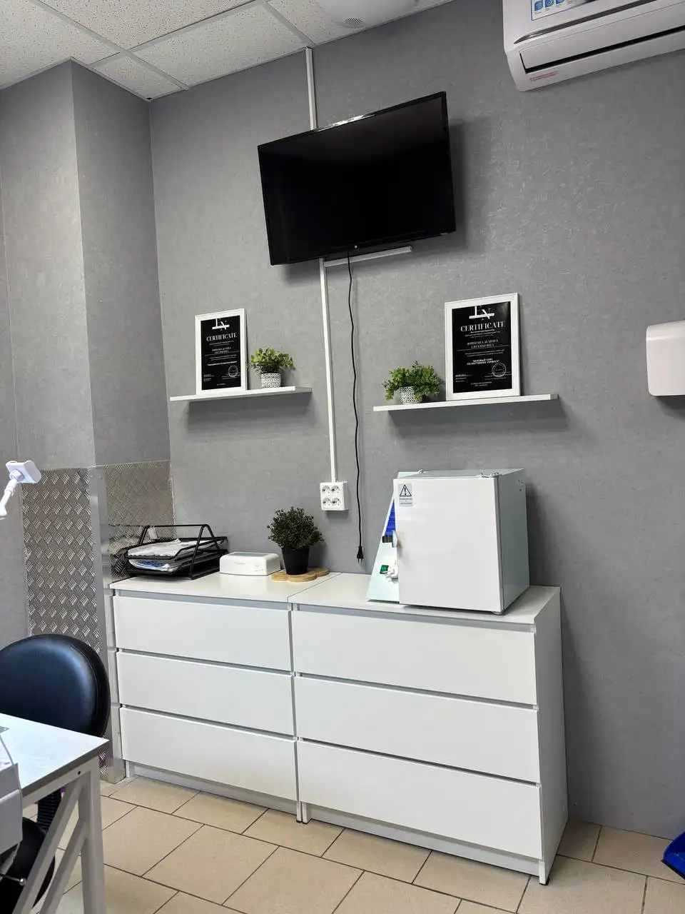 Продажа мебели: комоды, стеллажи, тумбочка и пуфик - Барахолка в Балашиха