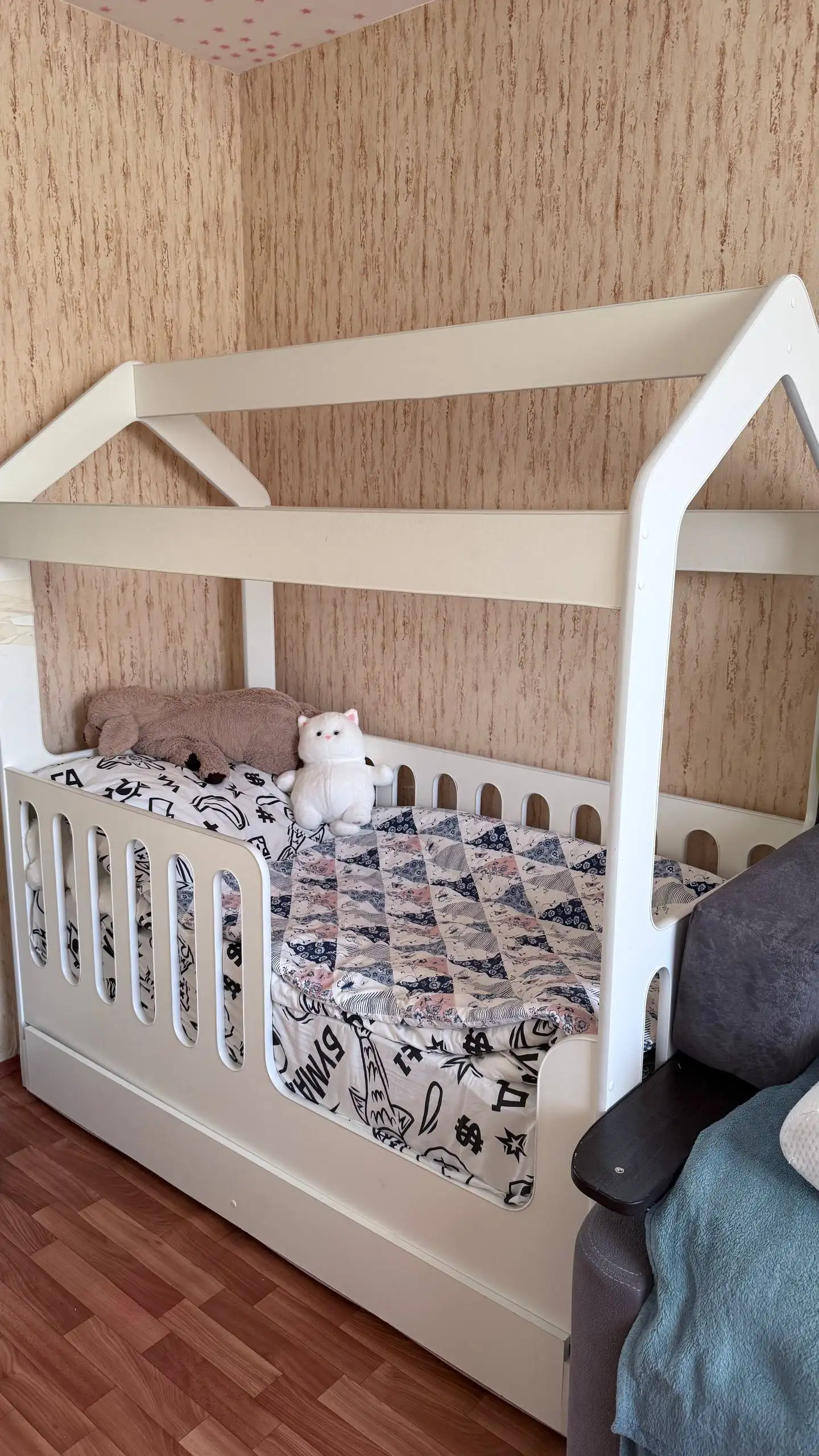 Продажа мебели: кровать-домик, шкаф, диван - Мебель (Для дома и дачи) в Балашиха