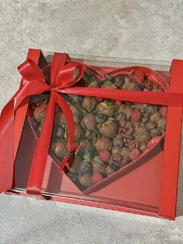 Клубника в бельгийском шоколаде на 8 марта - Подарки (Хобби и отдых) в Балашиха