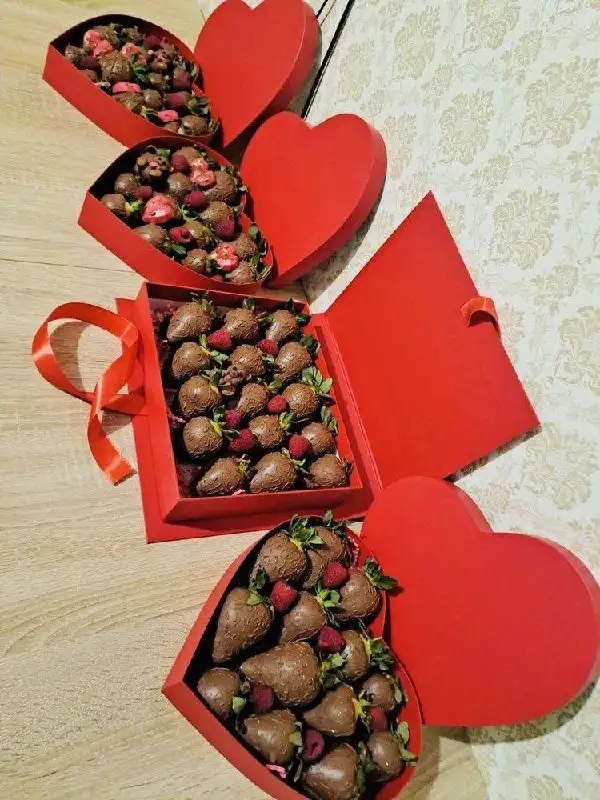 Клубника в бельгийском шоколаде на 8 марта - Подарки (Хобби и отдых) в Балашиха