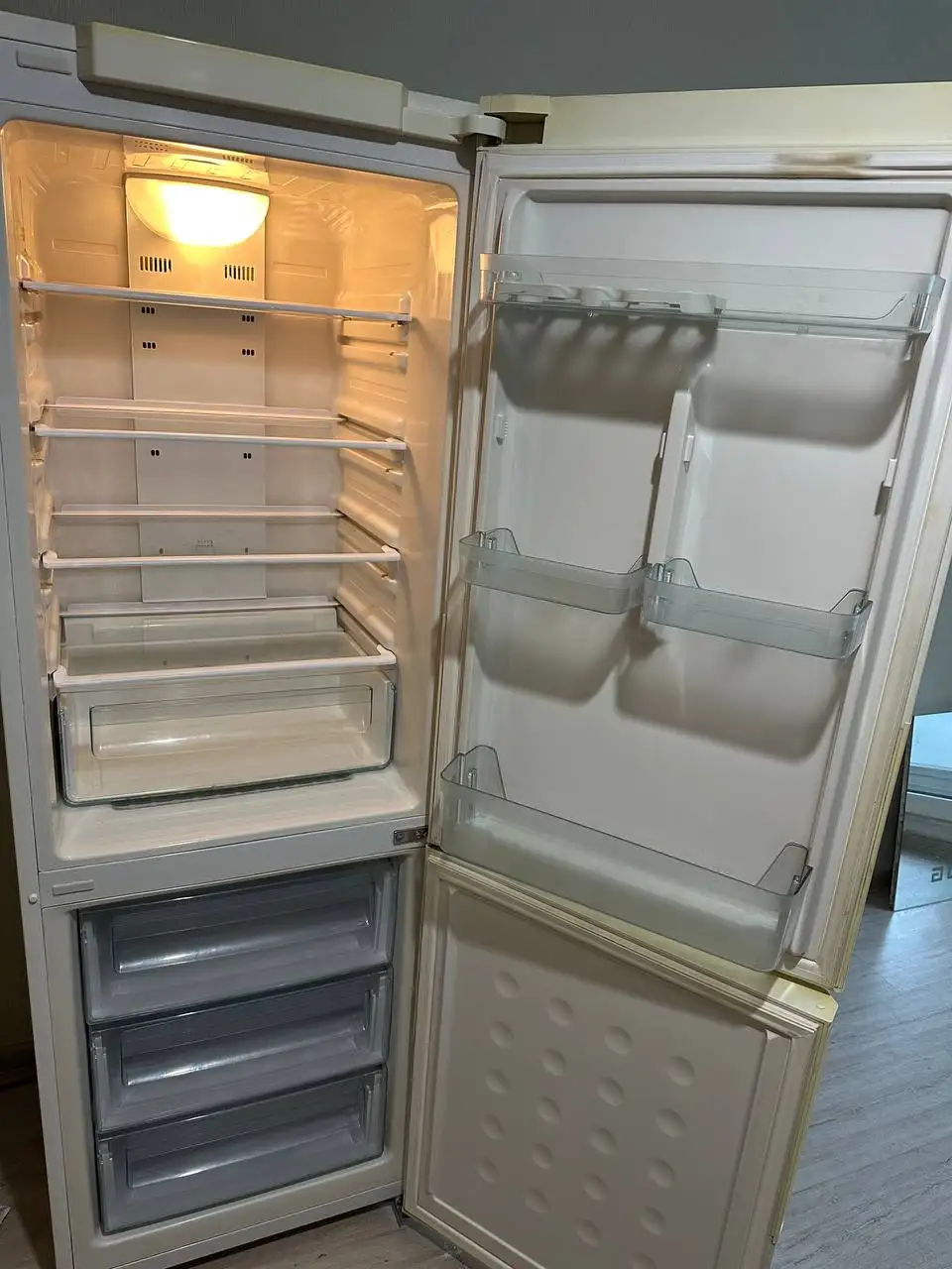 Продам холодильник Самсунг - Крупная бытовая техника (Для дома и дачи) в Балашиха