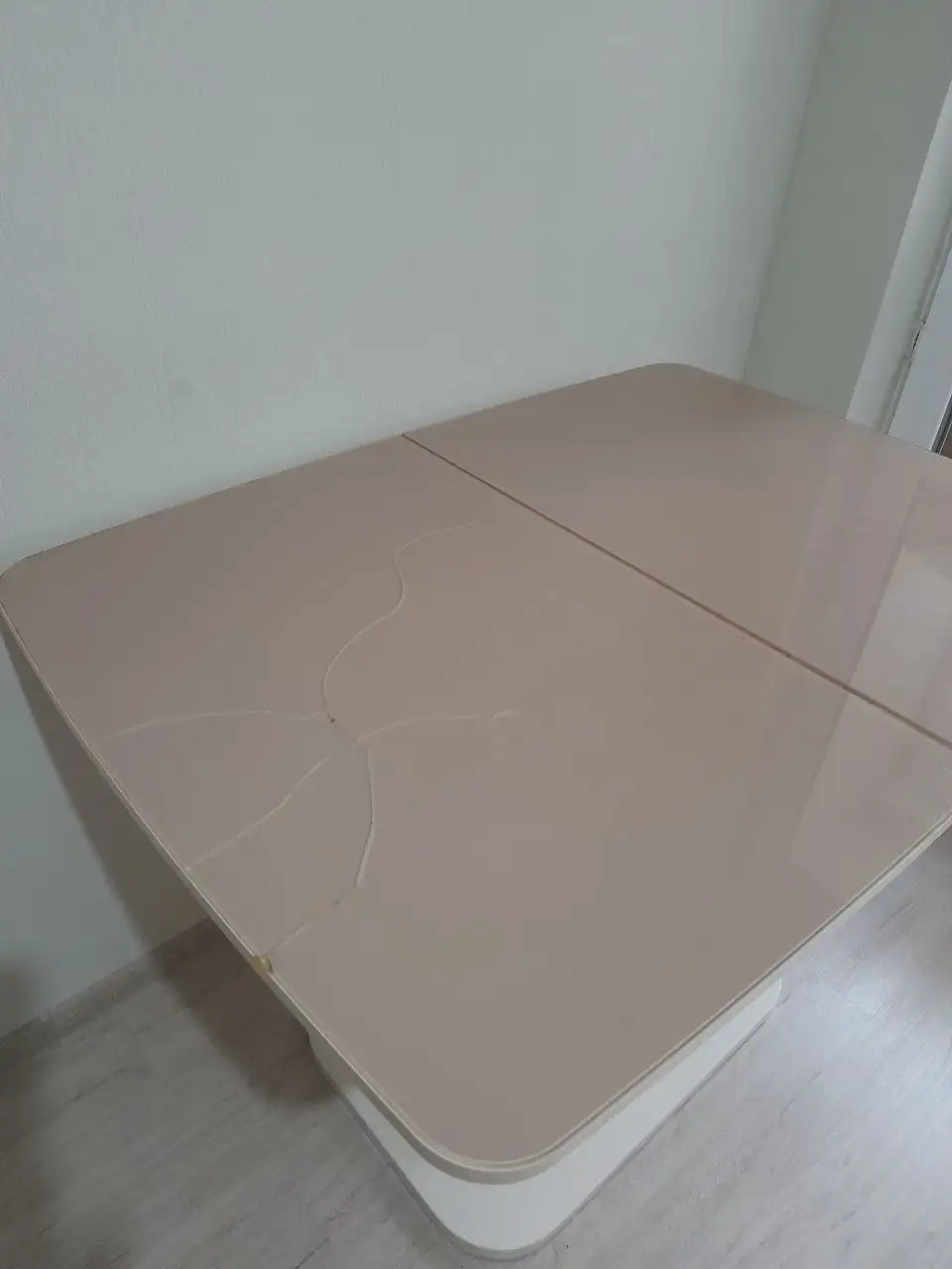 Продажа стола с дефектом - Барахолка в Балашиха