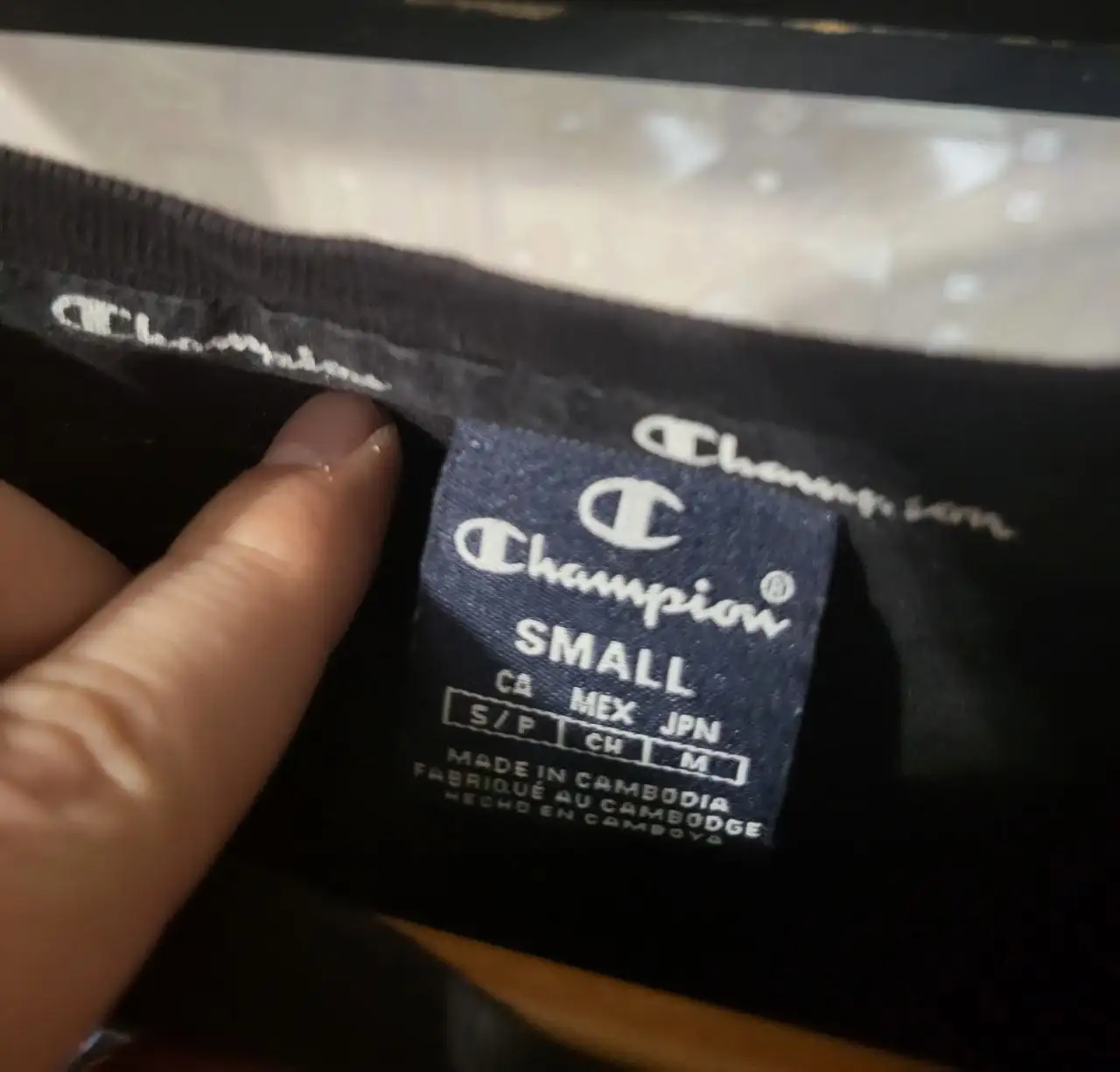 Футболка чёрная Champion размер М - Футболки (Одежда) в Балашиха