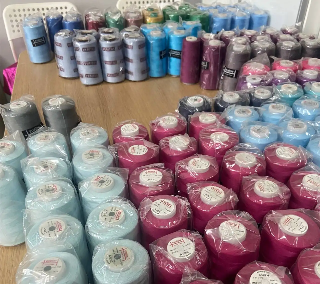 Швейные нитки Euron, бобины 5000 м, 39 цветов - Текстиль и рукоделие (Барахолка) в Реутов