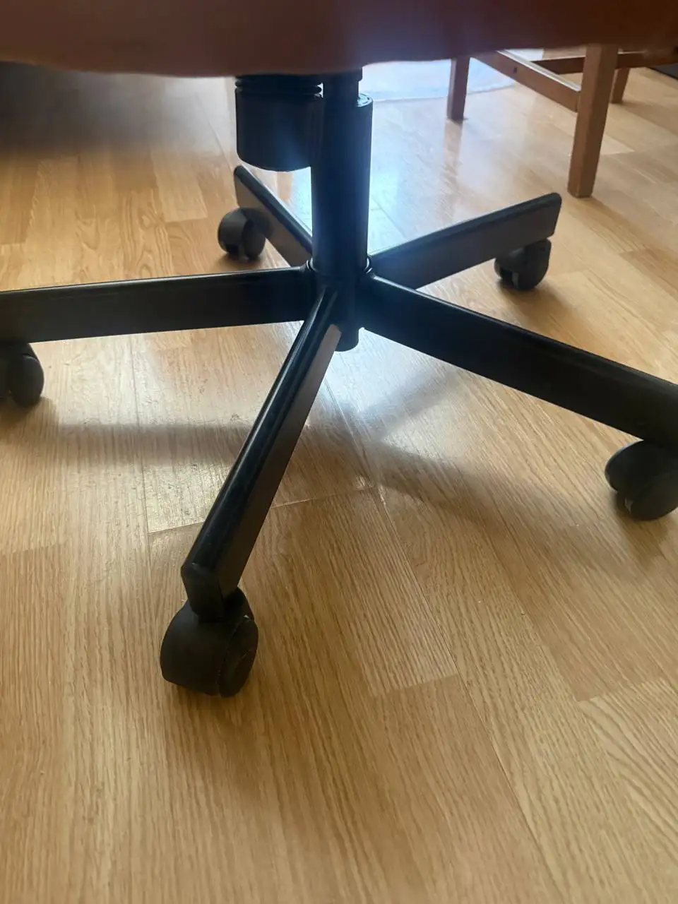 Отдам офисное кресло - Мебель (Барахолка) в Балашиха