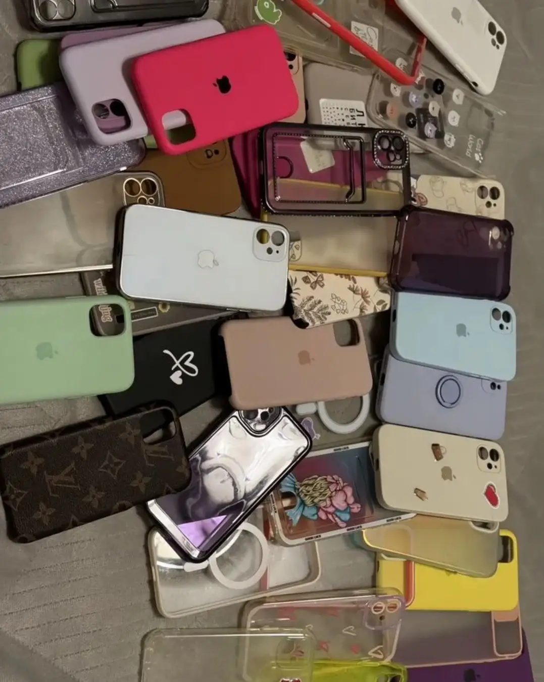 Чехол на айфон модели 11 - Аксессуары (Электроника) в Балашиха