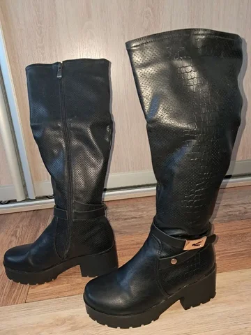 Демисезонные сапоги на платформе размер 38 - Верхняя одежда и платья в Балашиха