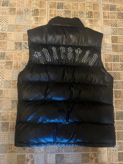 Продам жилетку Trapstar размер S - Верхняя одежда и платья в Балашиха