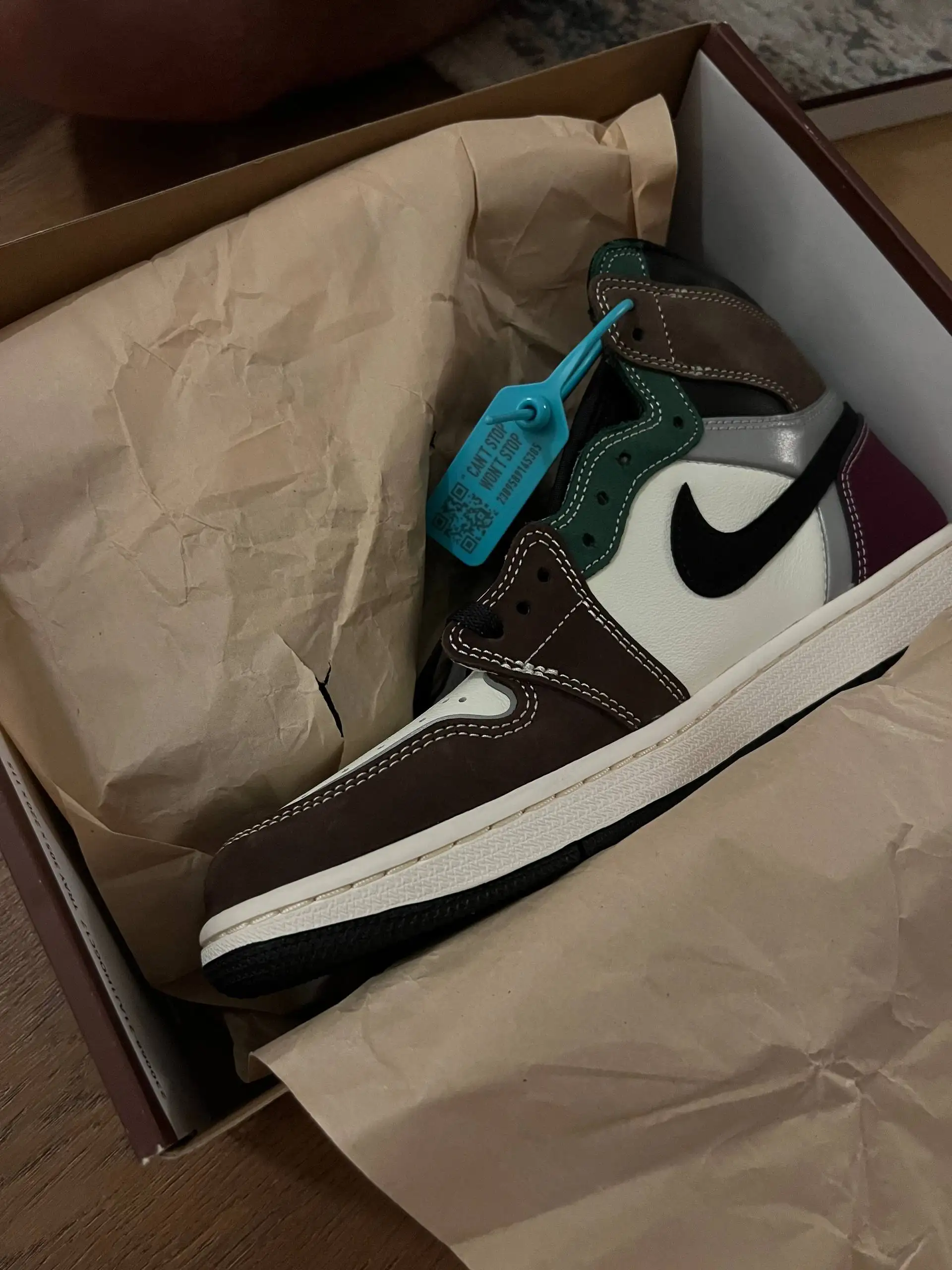 Продам Jordan Air Jordan 1 High OG Hand Crafted 42.5 - Обувь (Одежда) в Балашиха