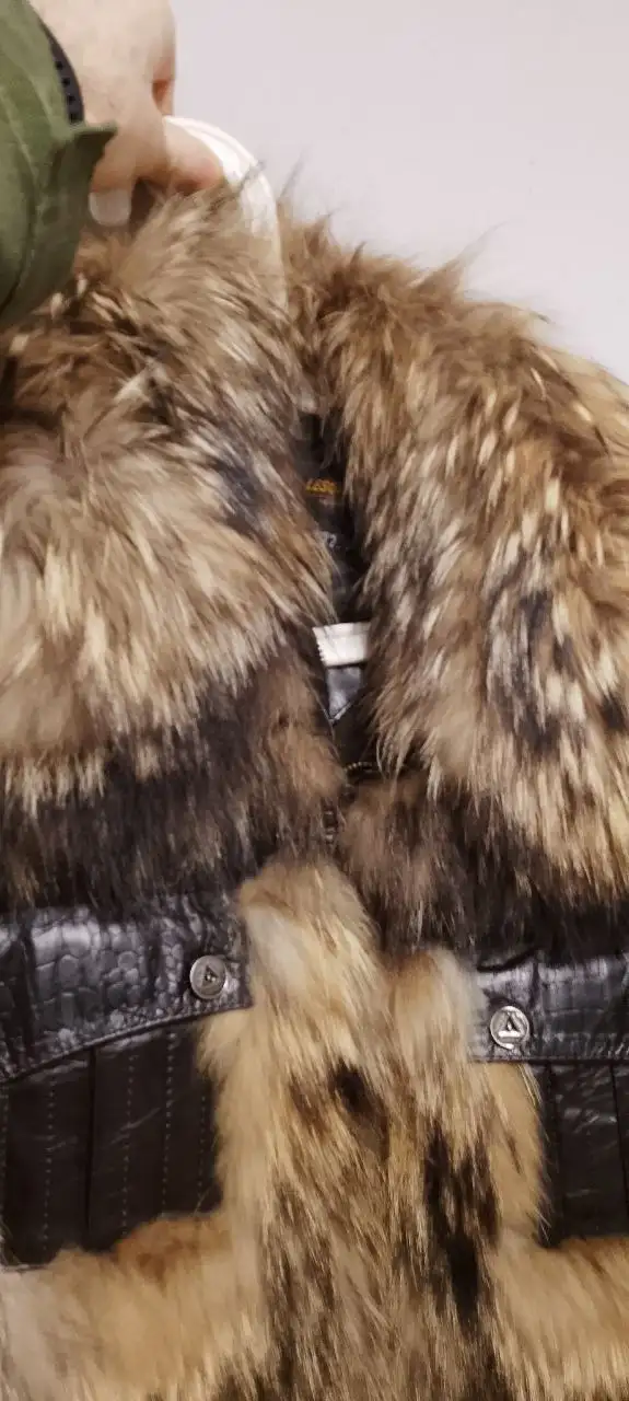 Продам одежду б/у - Одежда в Москва