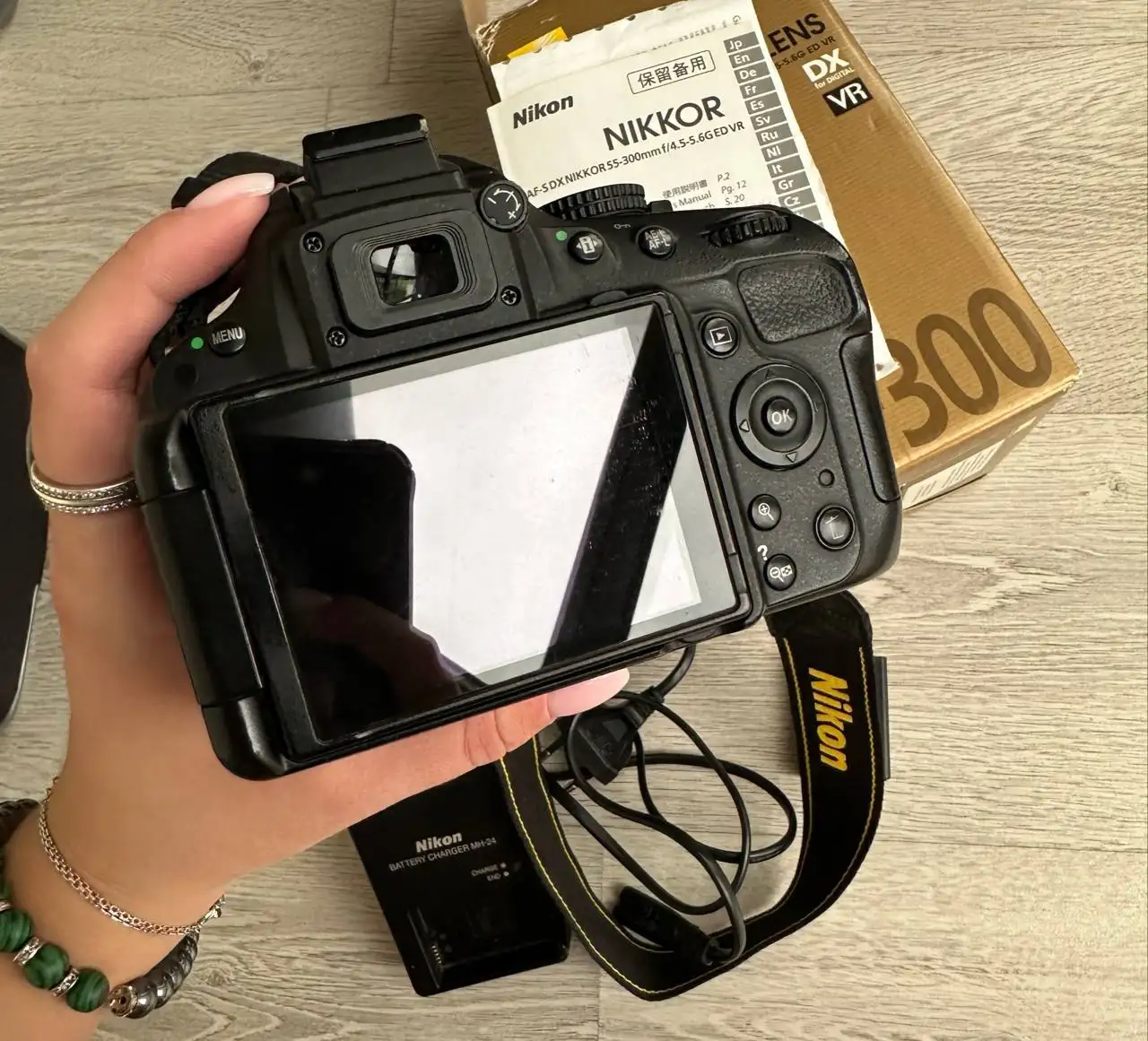 Продажа фотоаппарата Nikon D5100 kit 18-55mm и объектива AF-S DX NIKKOR 55-300mm - Фототехника (Электроника) в Балашиха