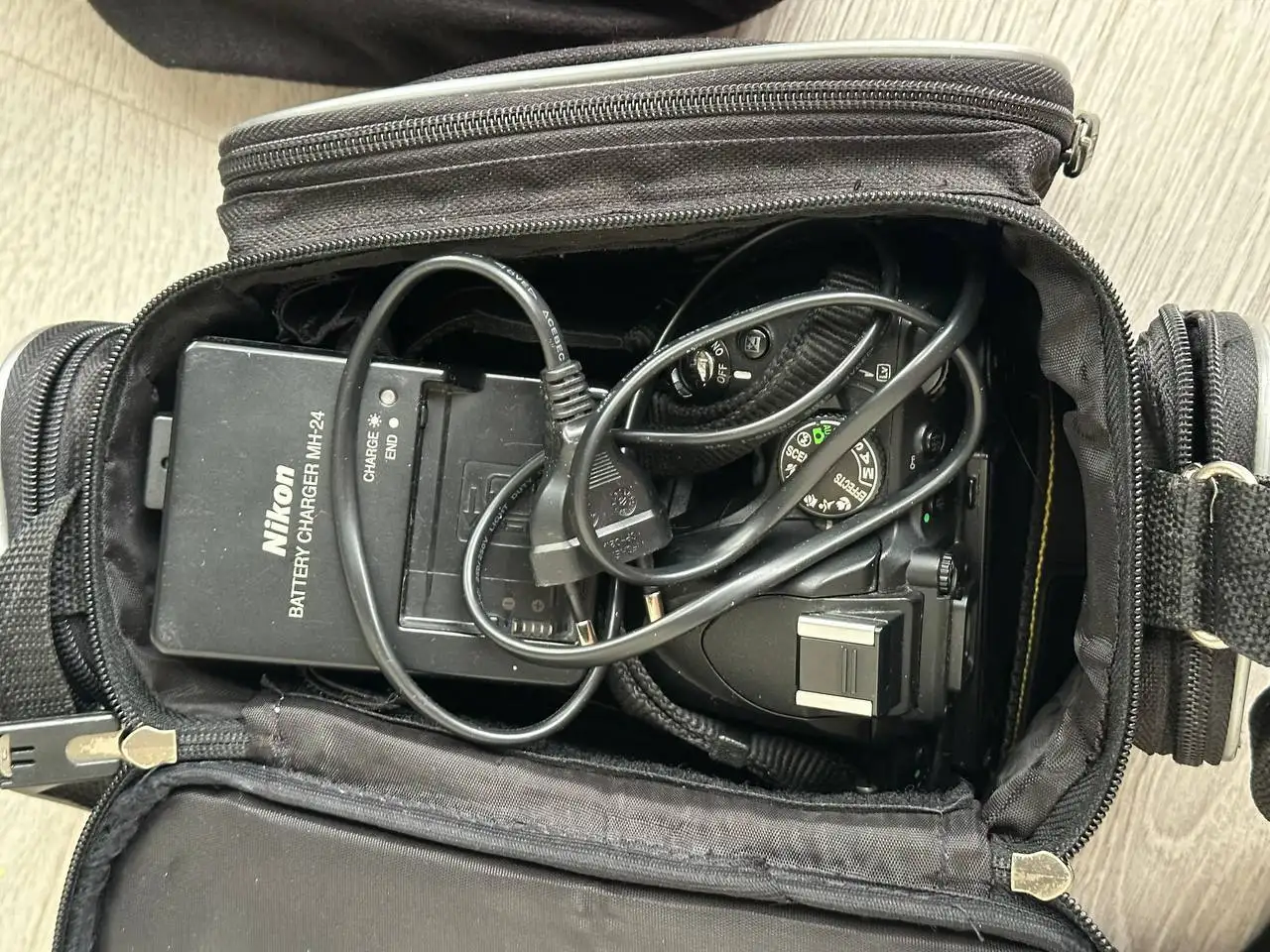 Продажа фотоаппарата Nikon D5100 kit 18-55mm и объектива AF-S DX NIKKOR 55-300mm - Фототехника (Электроника) в Балашиха