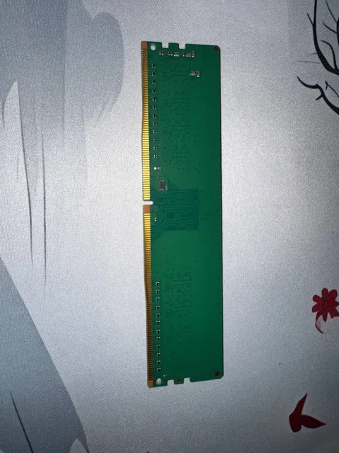 Продам ОЗУ Crucial DDR4 8GB 2400MHz - Видеокарты в Балашиха