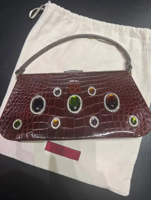 Сумочка Valentino Garavani из крокодила с камнями - Штаны/Брюки в Балашиха