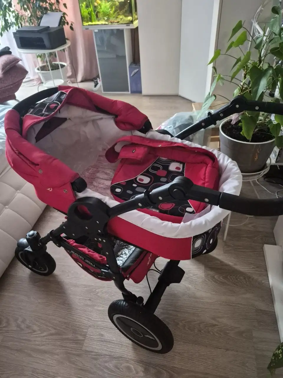 Новая коляска в Балашихе - Коляски (Товары для детей) в Балашиха