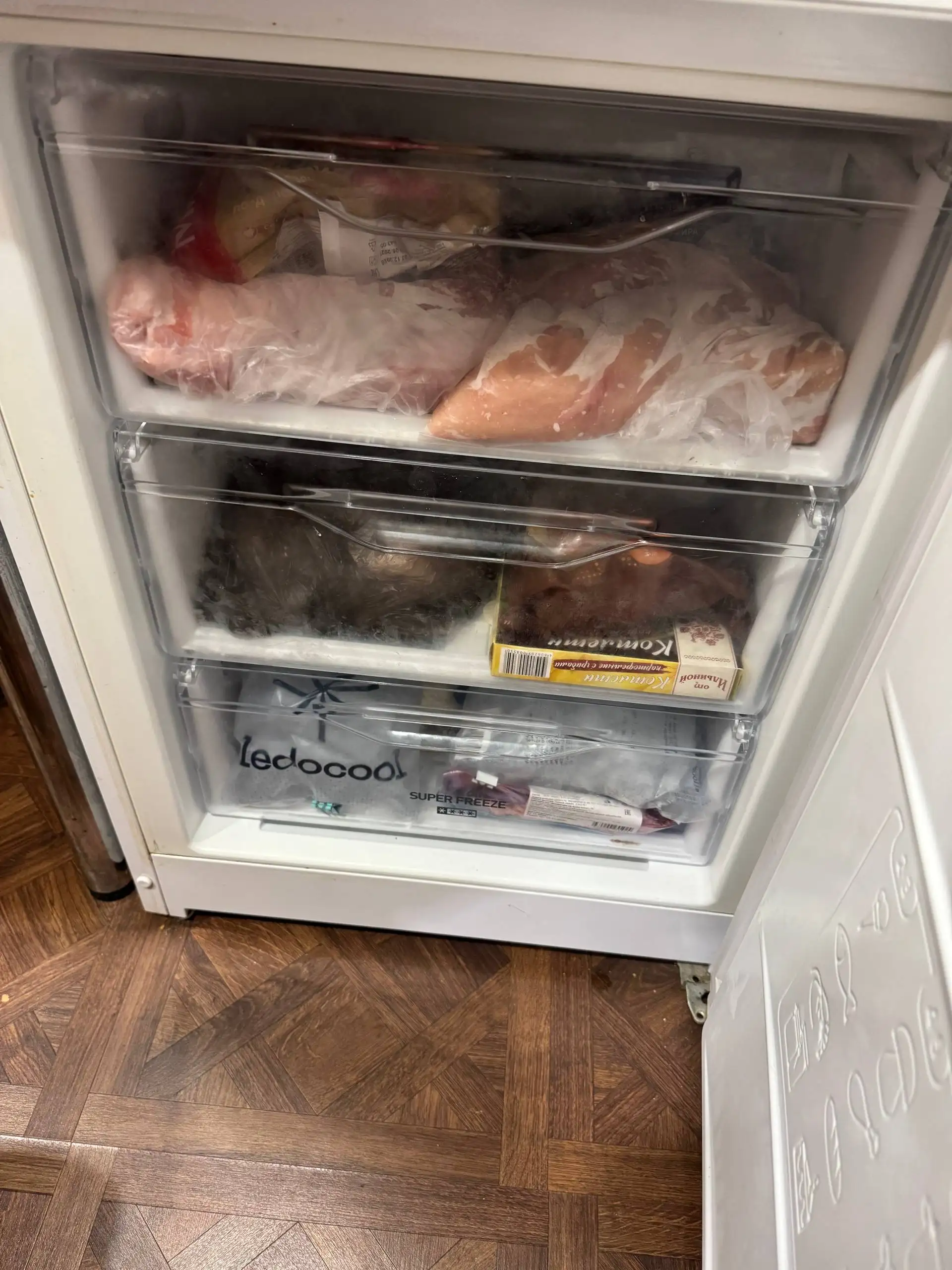 Продажа двух холодильников Indesit в рабочем состоянии - Холодильники (Для дома и дачи) в Балашиха