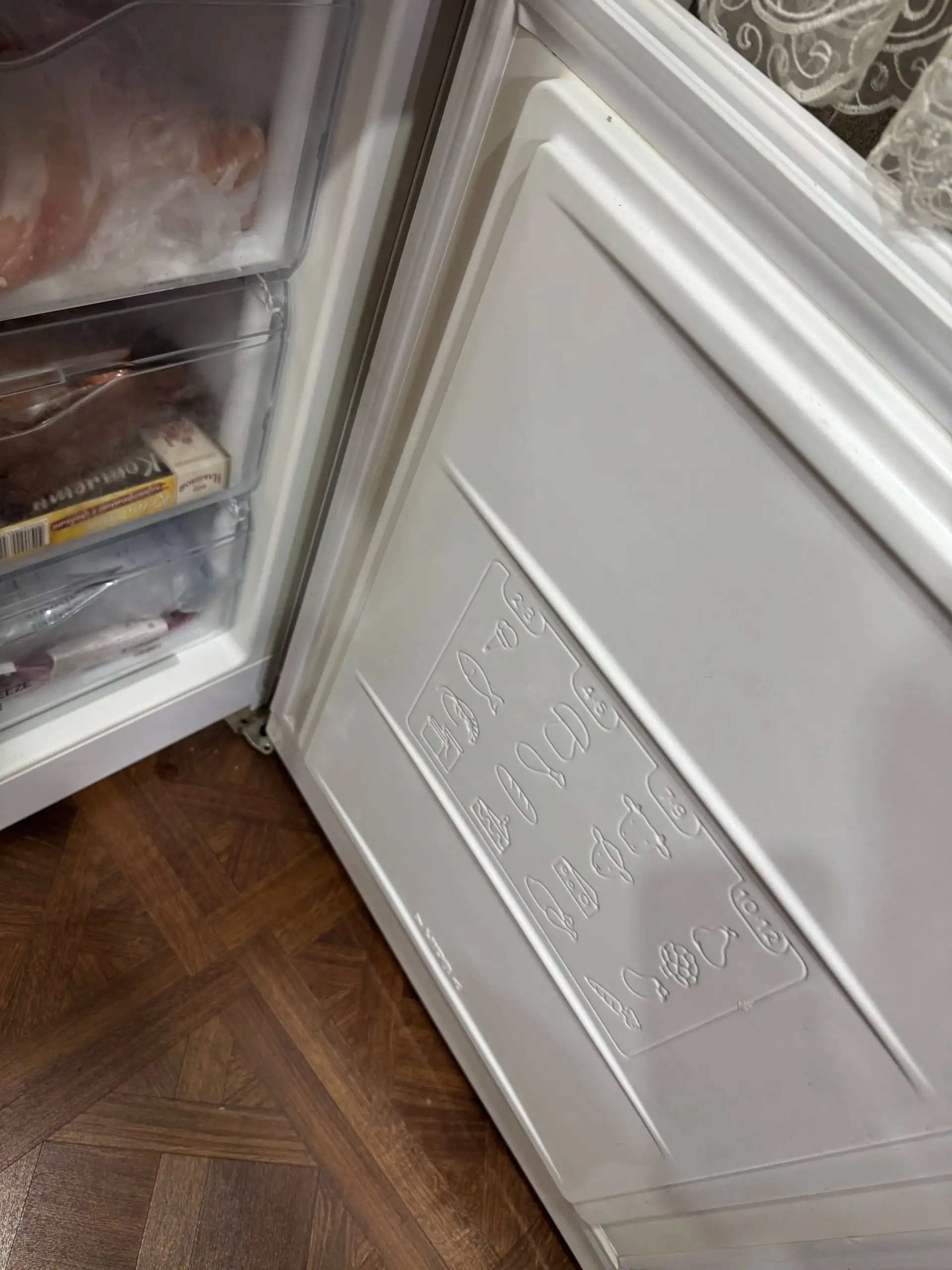 Продажа двух холодильников Indesit в рабочем состоянии - Холодильники (Для дома и дачи) в Балашиха